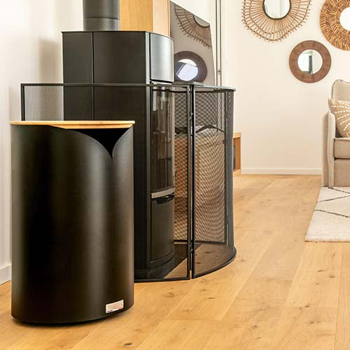 Coffre à granulés Volute rond Noir et couvercle bambou - LE MARQUIER pellets poêle