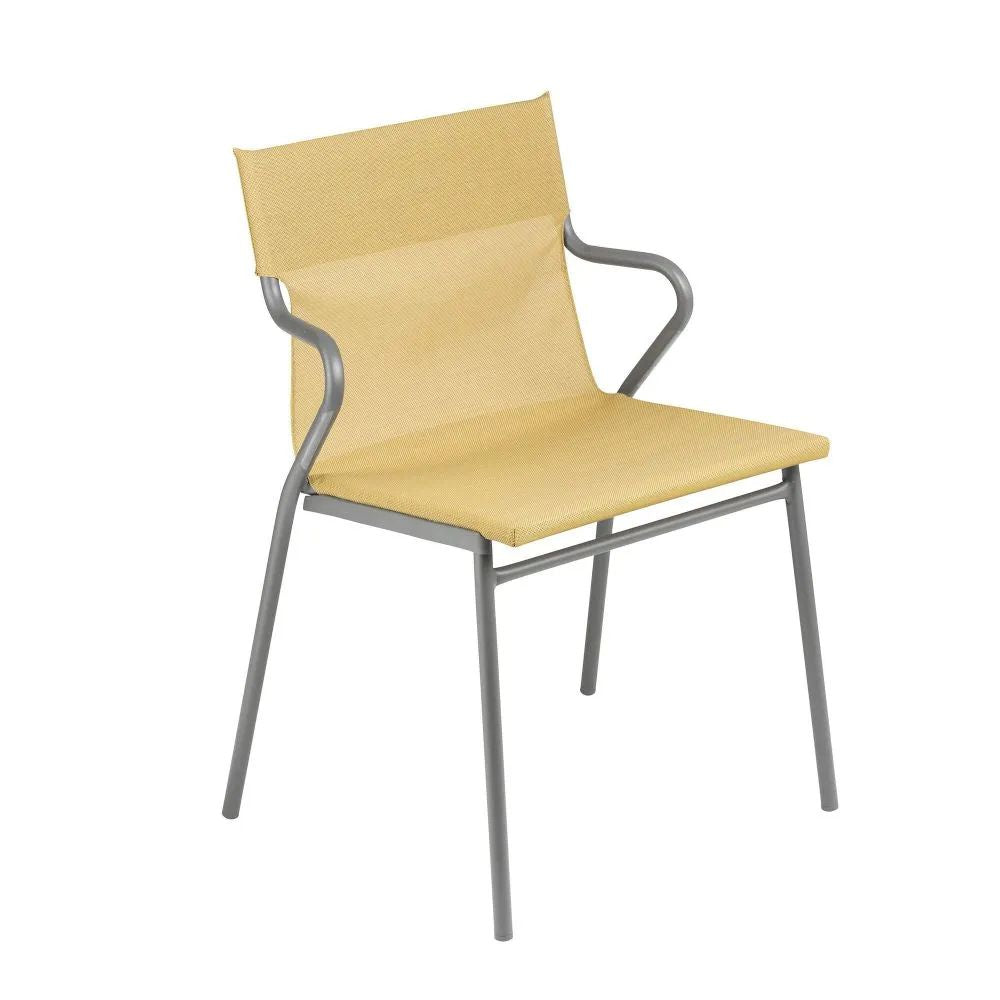 Fauteuil extérieur CHR LAFUMA, assise Batyline Safran, structure coloris titane.