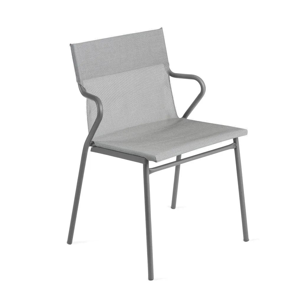Fauteuil HORIZON LAFUMA en Batyline Pearl, structure coloris titane, usage CHR.