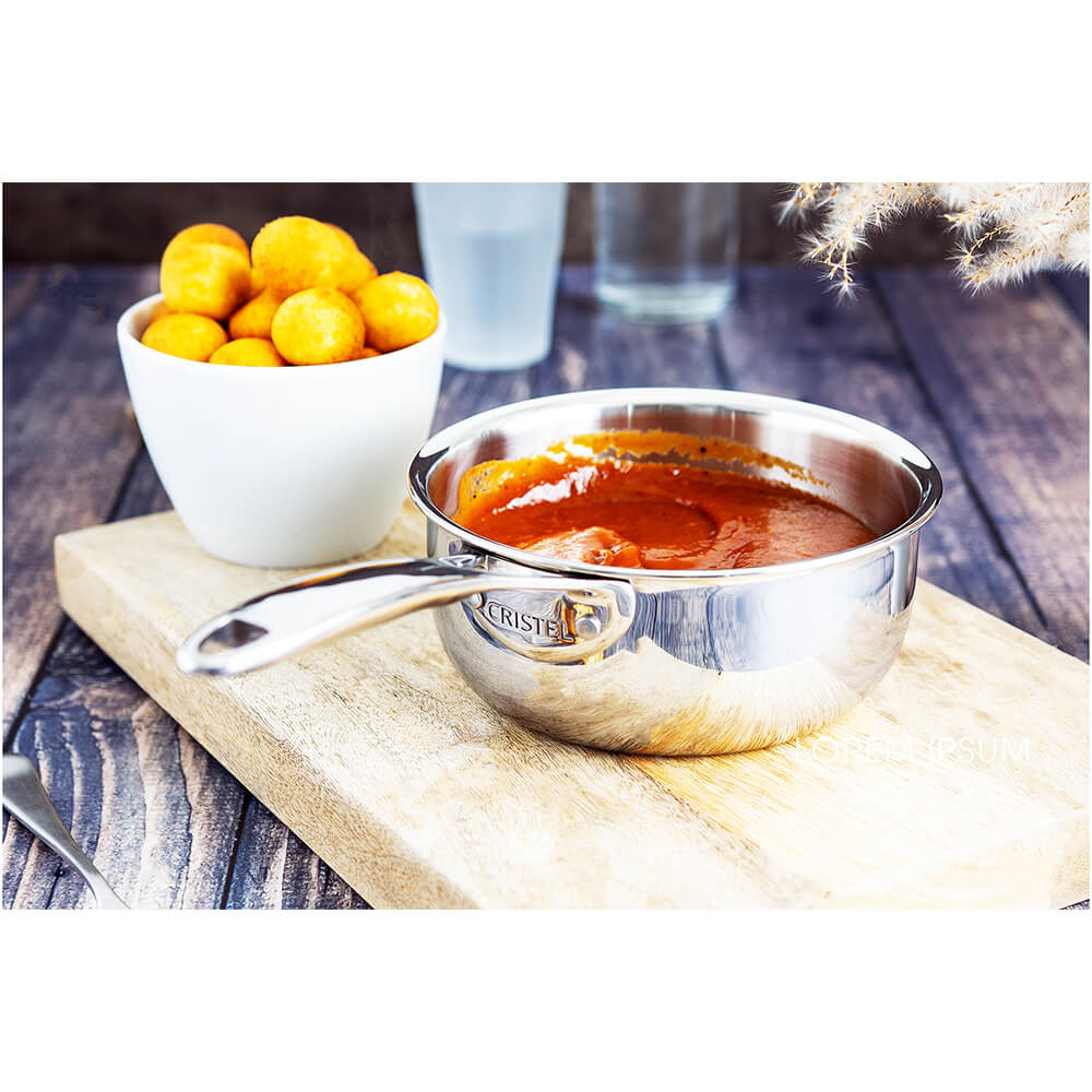 Casserole inox CASTEL'PRO Cristel avec nourriture