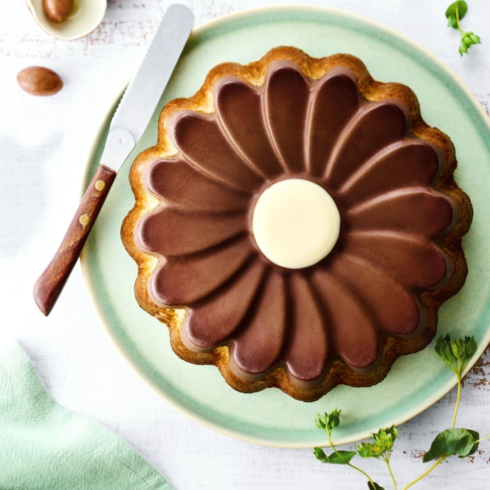 Gâteau moelleux en forme de marguerite réalisé avec le moule DEMARLE