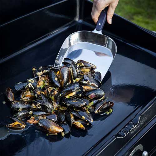 Pelle à moule Plancha Inox - ENO ambiance