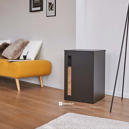 Coffre à granulés noir TITAN - DIXNEUF réservoir de 55 kg en acier noir sur roulettes