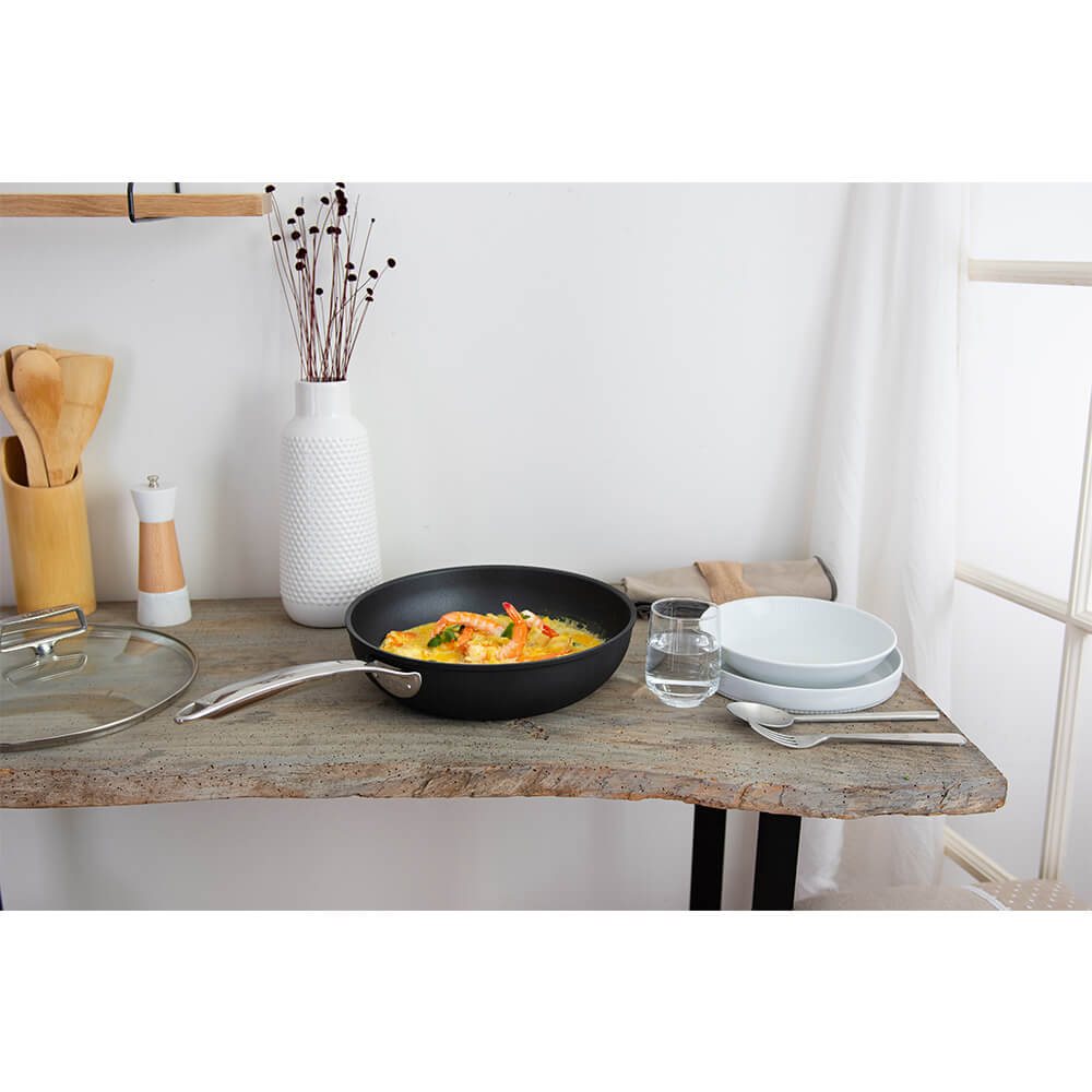 Poêle aluminium CASTEL'PRO Cristel avec nourriture