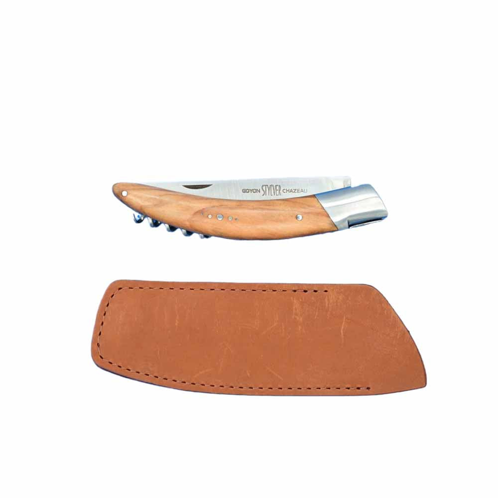 Couteau pliant ou couteau de poche Stylver avec manche en olivier et étui en cuir de la coutellerie Goyon-Chazeau