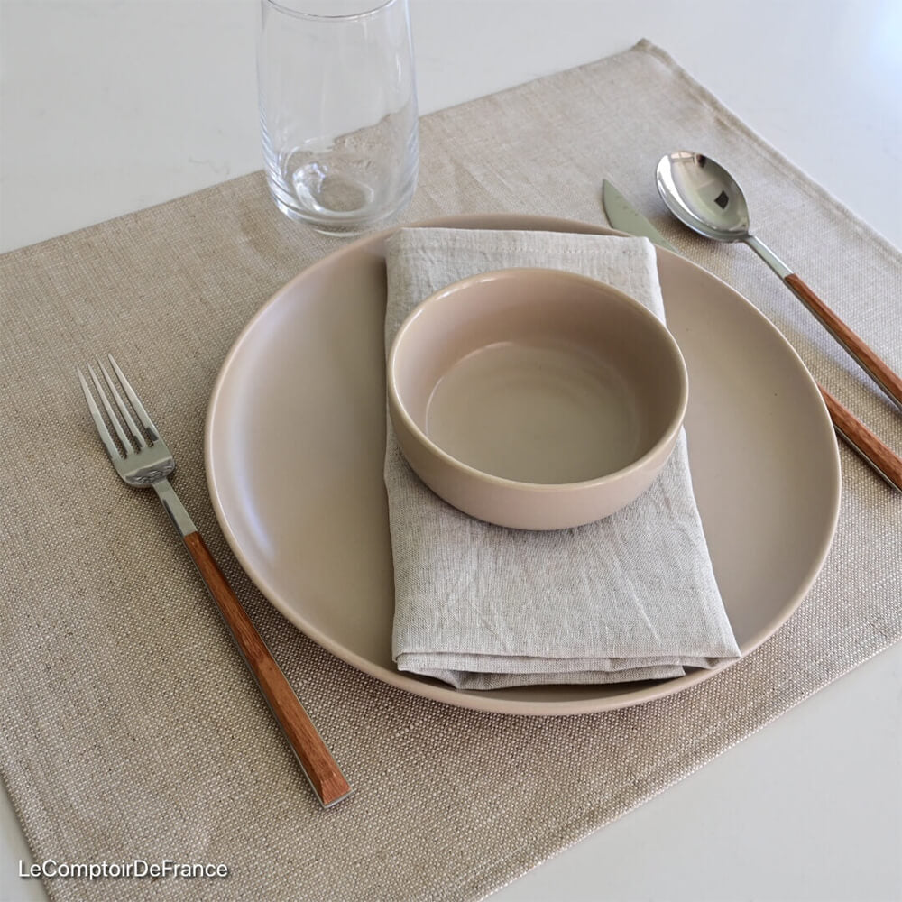 Set de table Modena Gypse en situation - Charvet Editions