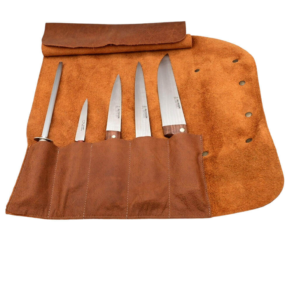 Trousse en cuir ouverte avec couteaux - Au Nain