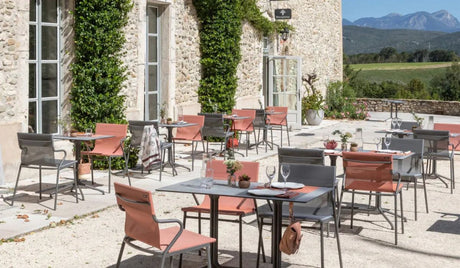 mobilier lafuma sur terrasse de restaurant