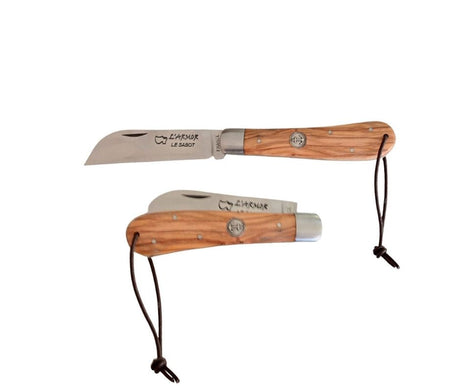 couteau armor ouvert et fermé sur fond blanc 
