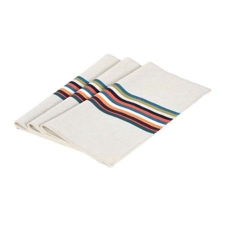 Trois serviettes de table artiga sur fond blanc