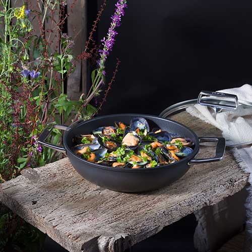 Sauteuse-Castel_Pro-ULTRALU céramique _Ceraliss+28 cm-CRISTEL-ambiance
