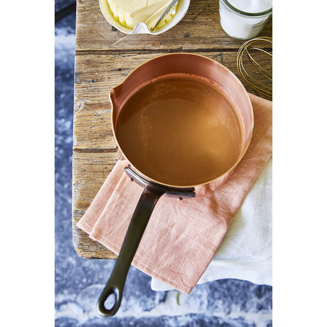 Casserole Cuivre pour Caramel - BAUMALU avec du caramel