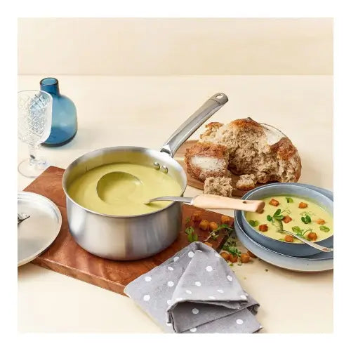 Casserole inox ALCHIMY 20 cm DE BUYER en situation de service avec soupe