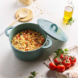 Cocotte céramique multifonction 24 cm Mint Sage - PEBBLY avec nourriture