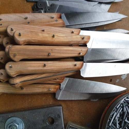 Coffret de 6 couteaux Le P'TIT TRADI Noyer - GOYON-CHAZEAU fabrication artisanale à Thiers