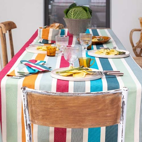 Belle table aux couleurs céladon GARLIN - ARTIGA