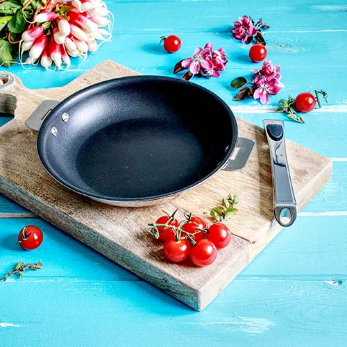 Poêle revêtement antiadhérent Casteline poignée amovible - CRISTEL