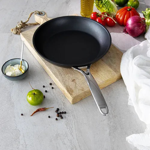 Lot de 2 Poêles aluminium CASTEL'PRO - CRISTEL cuisine saine et facile sans matière grasse