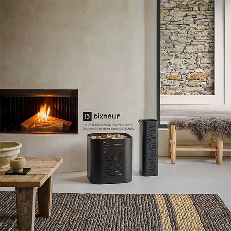 Range-bûches TAIKAL - DIXNEUF près de la cheminée