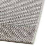 Détail du tissage du tapis Melya Sonora Gris Lafuma