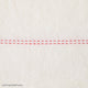 Détail du chemin de table Rythmo blanc et rouge - Charvet Editions